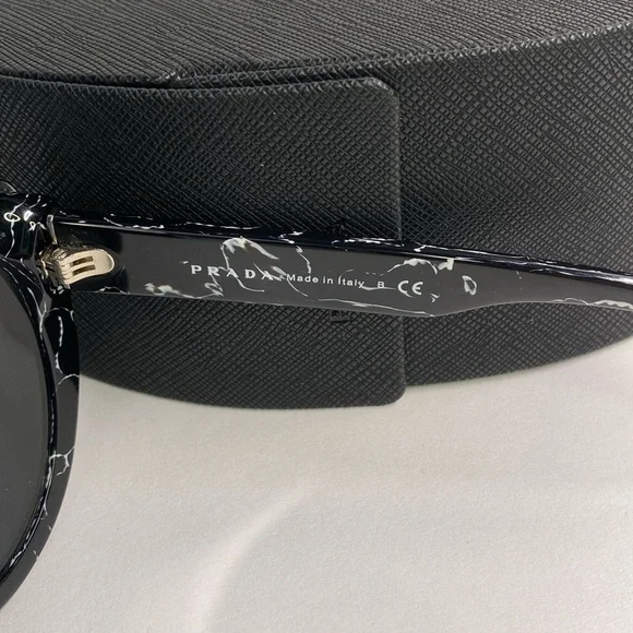 PRADA SPR 01Y 09V-5S0 round sunglass black marbletop black transparent